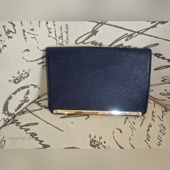 Merona Clutch/shoulder Evening Bag/Wallet with Gold Chain Strap in EUC - Picture 2 of 13